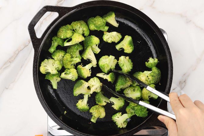 Step 2: Parcook the broccoli.