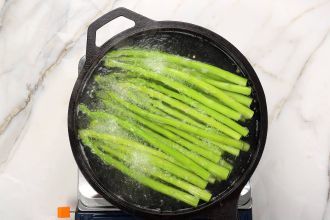 Step 3: Boil the asparagus.