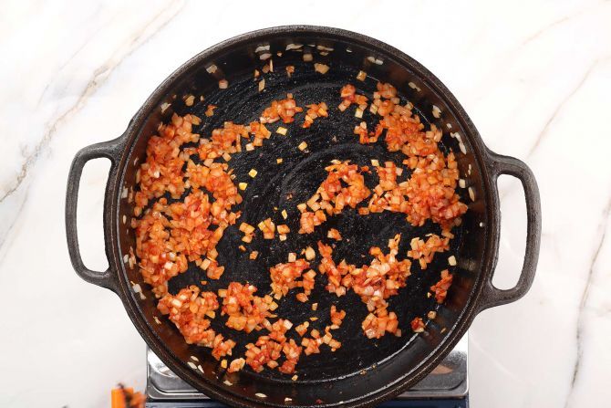 Step 3: Stir in the tomato paste.