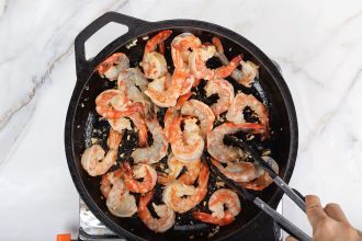 step 4: Add shrimp to cook.