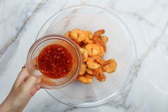 step 5: Toss the shrimp with sauce